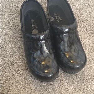 Danskos women’s size six worn a handful of times
